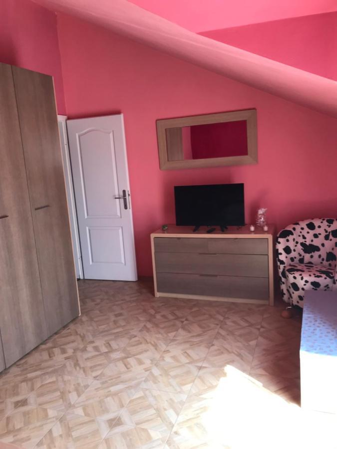 Renata Apartment *