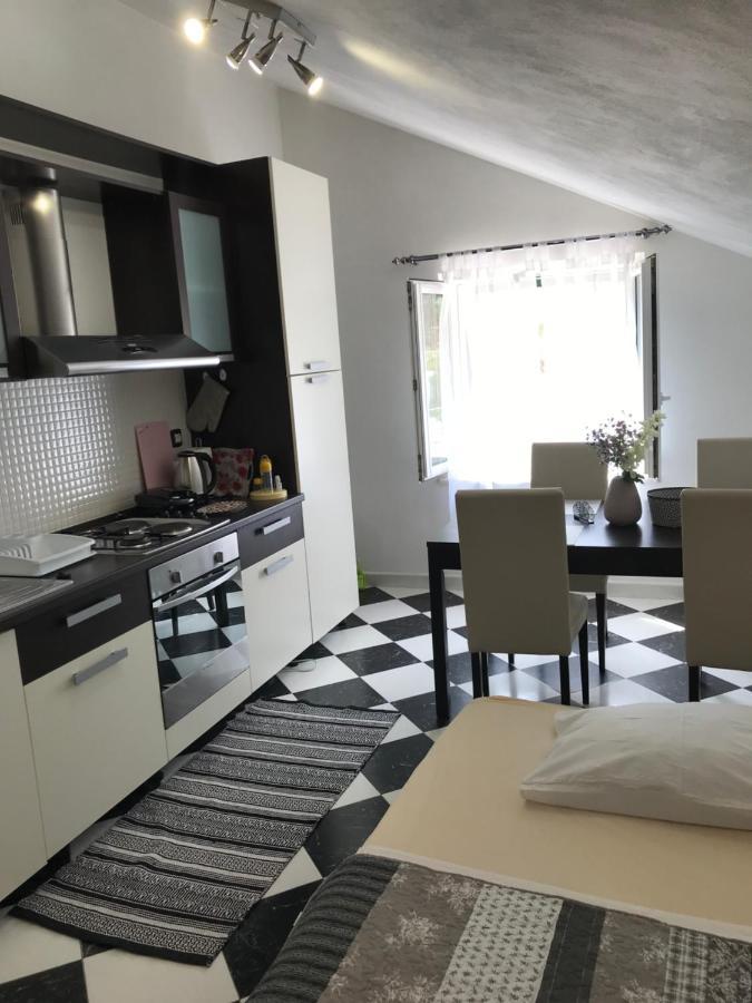 Renata Apartment Pucisca